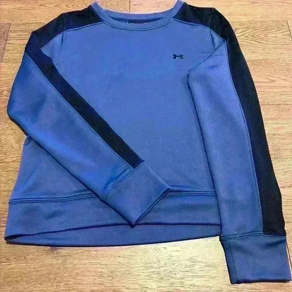 Under Armour Tops - Under Armour Athleisure Top Medium